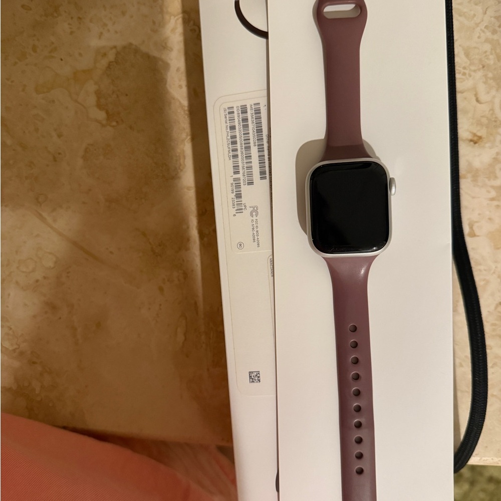 Smartwatch with Plum Band series 8